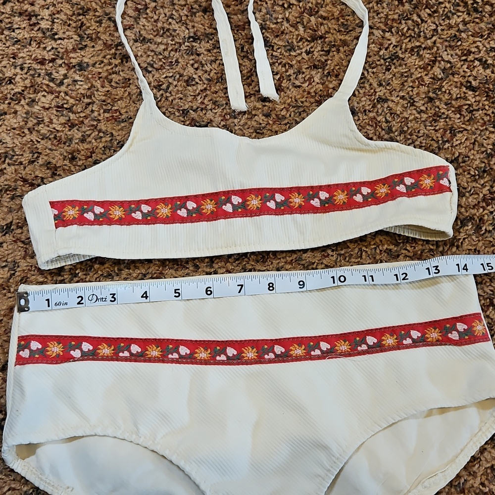 VINTAGE GIRLS KIDS White Bikini Set with Red Floral Trim SWIMSUIT 70s 80s - Picture 5 of 9